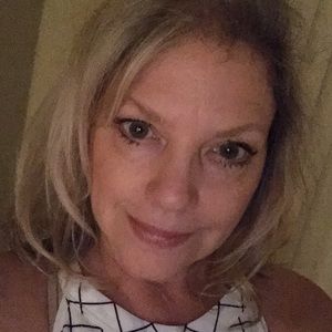 Meet your Posher, Roxanne